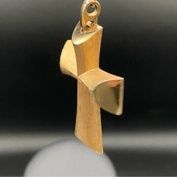 Vintage Avon 1976 Florentine Finish Brushed Gold Tone Cross - Picture 4 of 14